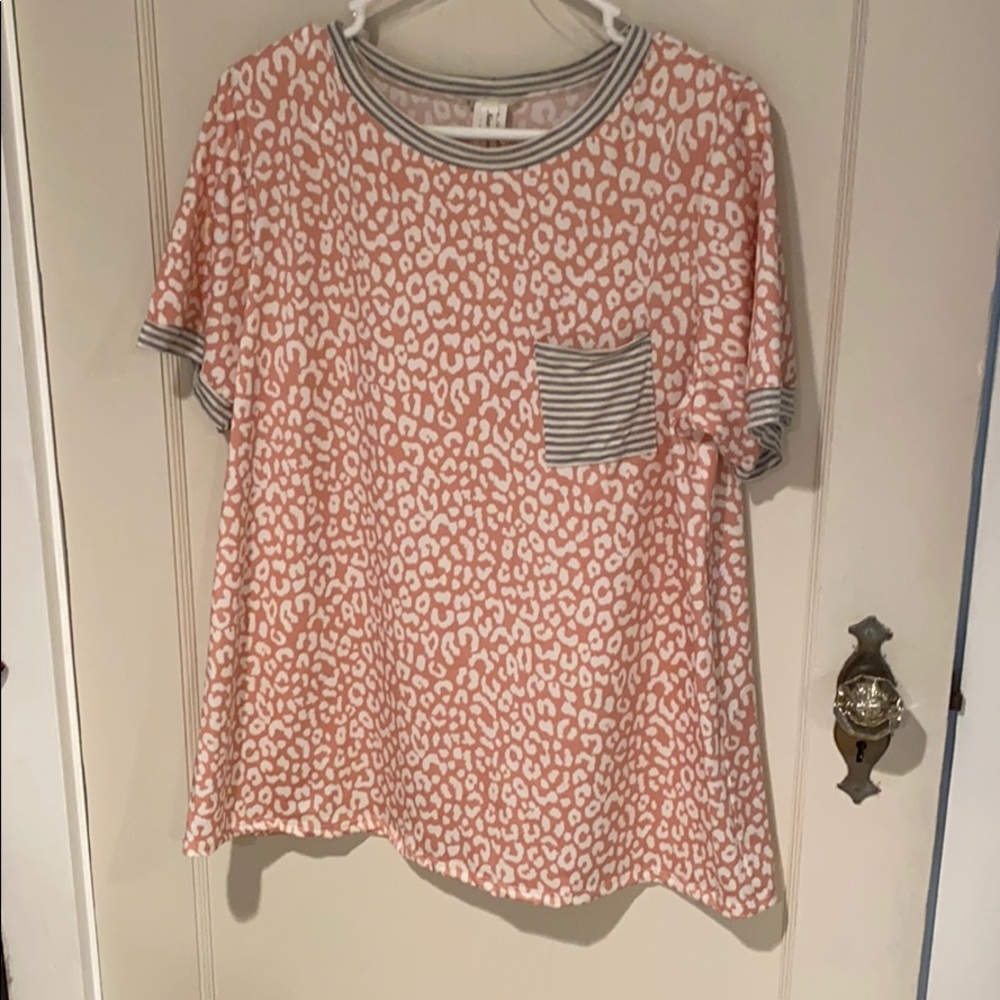 Now N Forever 1X blouse pink and grey